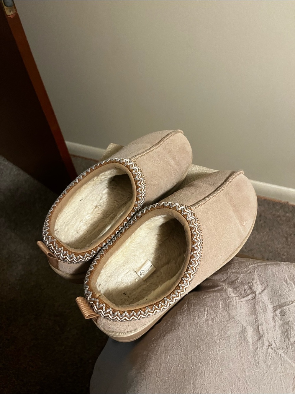 Cozy Women's Slip-On Moccasin Slippers in Beige